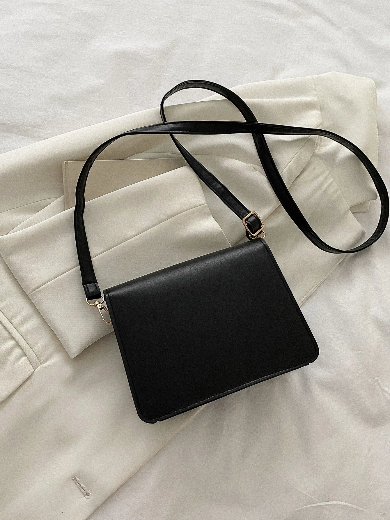 Schwarze Faux Krokodil Schnalle Pu-leder Kamera Schulter Cross Body Gurt Box Tasche Handtasche Freundin Mutter Tante Nan Geschenk Leichtgewicht, Business Casual Mini Krokodil Geprägte Crossbody Tasche Für Teen Mädchen, Frauen, College Studenten, Rookies &