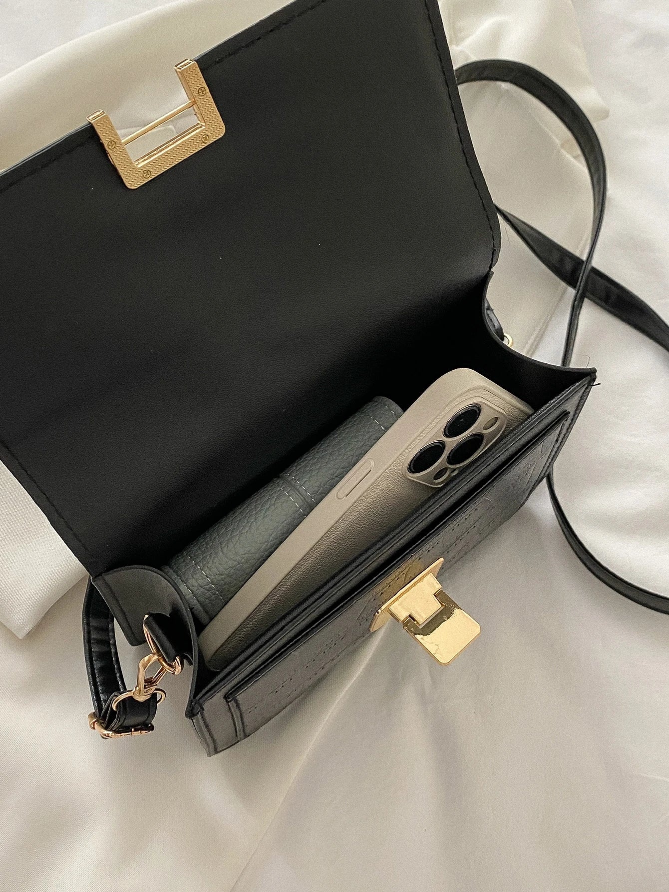 Schwarze Faux Krokodil Schnalle Pu-leder Kamera Schulter Cross Body Gurt Box Tasche Handtasche Freundin Mutter Tante Nan Geschenk Leichtgewicht, Business Casual Mini Krokodil Geprägte Crossbody Tasche Für Teen Mädchen, Frauen, College Studenten, Rookies &