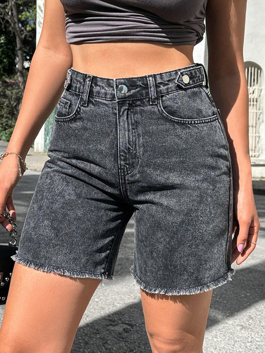 Bermuda-Shorts mit Knopf-Design