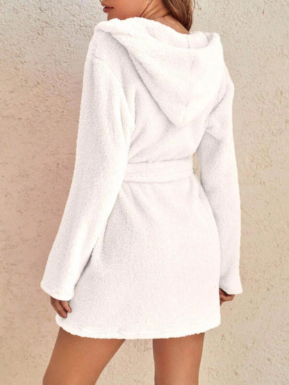 Damen Fleece Bademantel mit Kapuze – Warm & Kuschelig